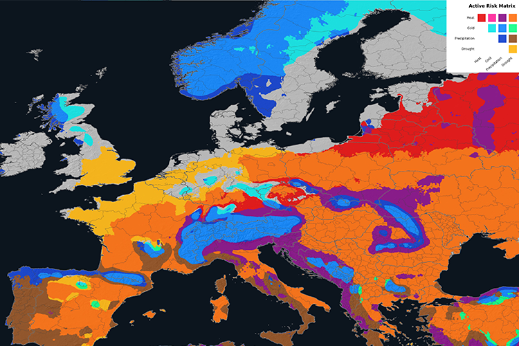 Karte Europas mit farblicher Kennzeichnung verschiedener Wetterrisiken (Active Risk Matrix).